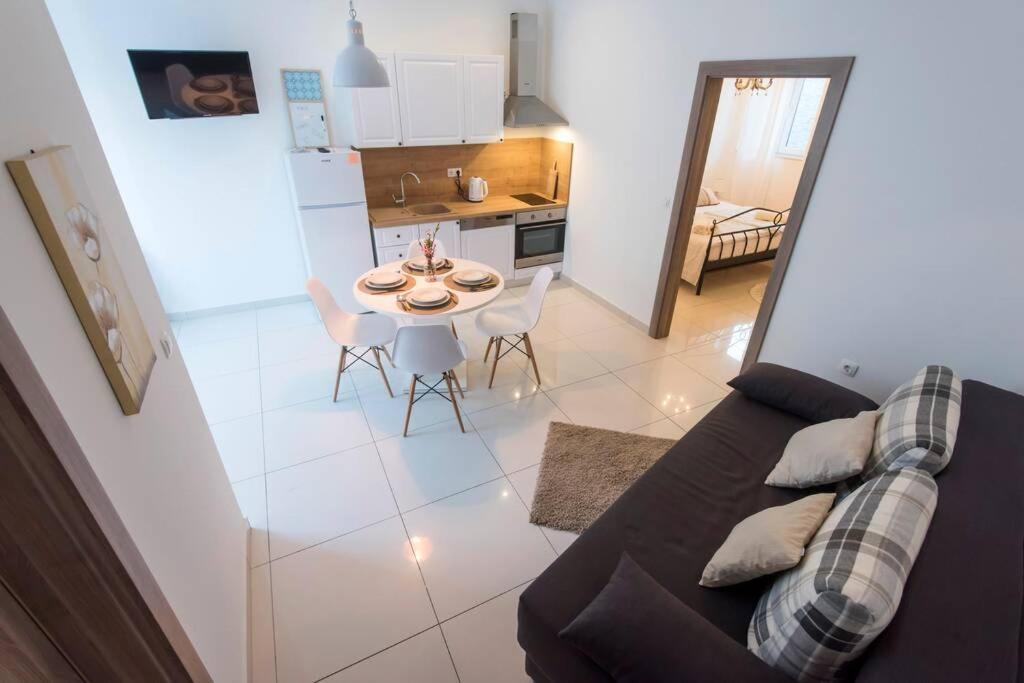 Apartman M&S 1 Kali, Otok Ugljan公寓 外观 照片